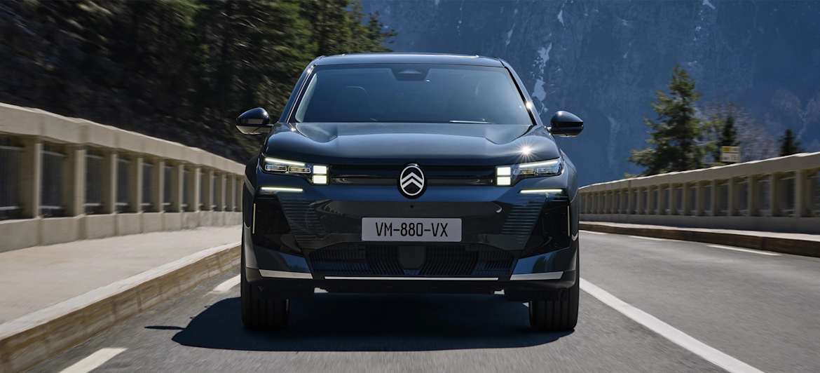 Citroën C5 Aircross 2025 : face avant sur route