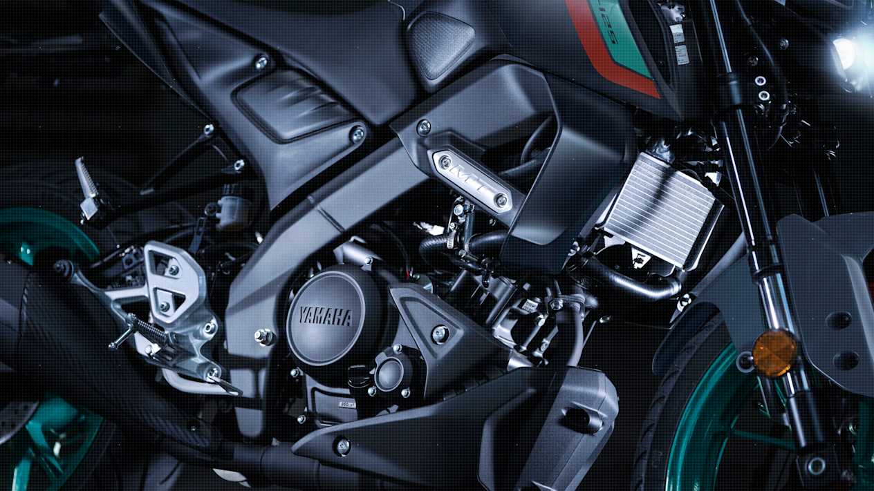 Yamaha MT-125 2023 Cyan Storm : détail moteur droit