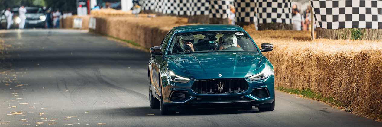 Maserati ghibli : ligne droite