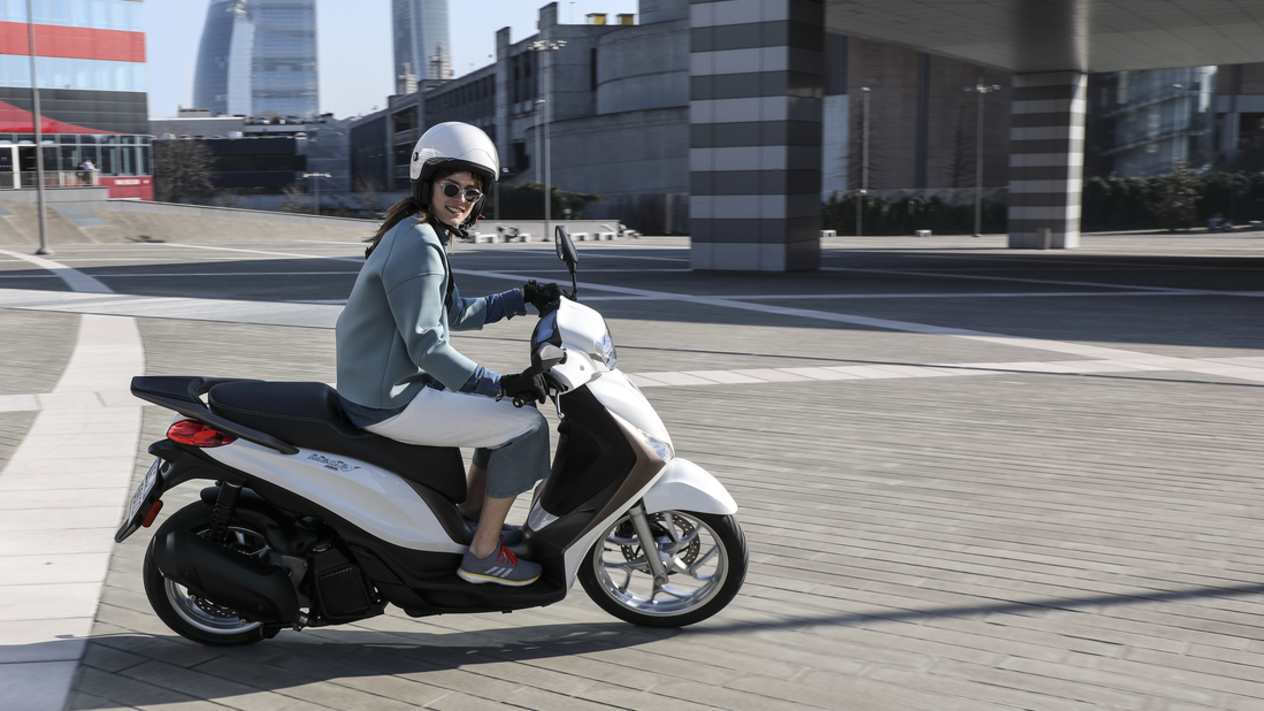 Piaggio Medley profil