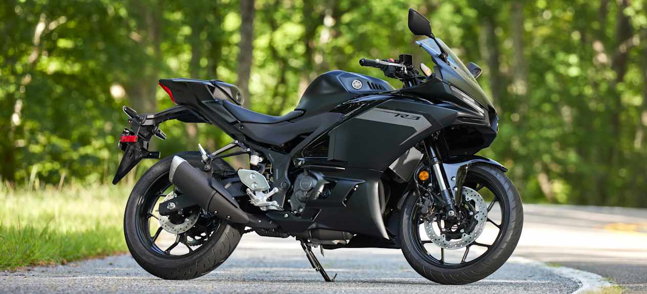 Yamaha R3 2025 : béquille latérale sur route
