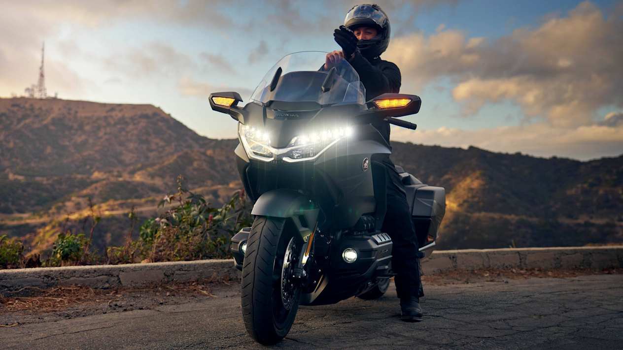 Honda Gold Wing 2025 : face avant