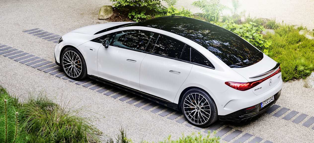 Mercedes-AMG 53 4Matic+ : Trois quart arrière en vue plongeante