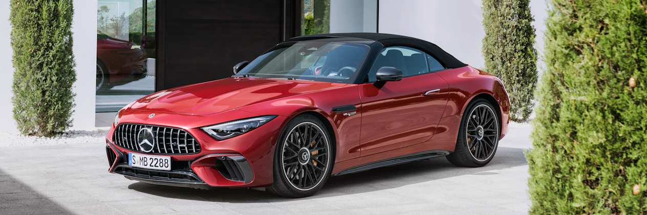 Mercedes-AMG SL 63 2022 : trois quarts avant avec capote fermée