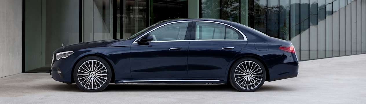 Mercedes Classe E 2023 : profil gauche statique