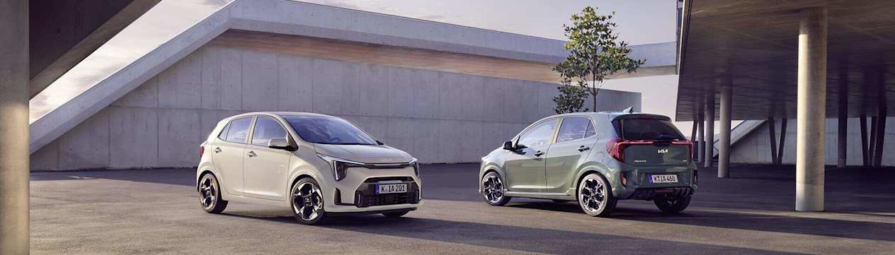 Kia Picanto 2024 : trois quarts avant et trois quarts arrière