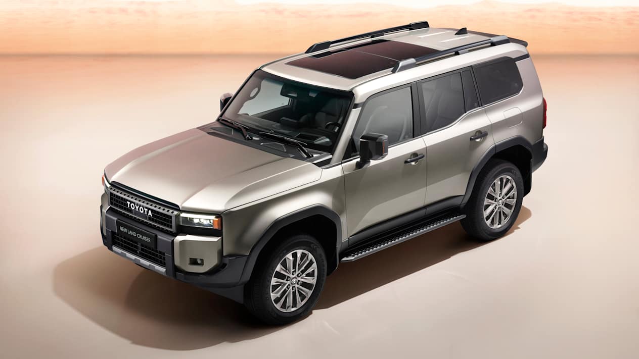 Toyota Land Cruiser 2024 : trois quarts avant gauche plongeant