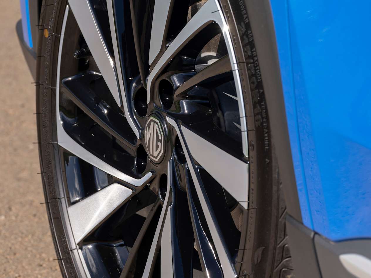 MG ZS Hybrid+ 