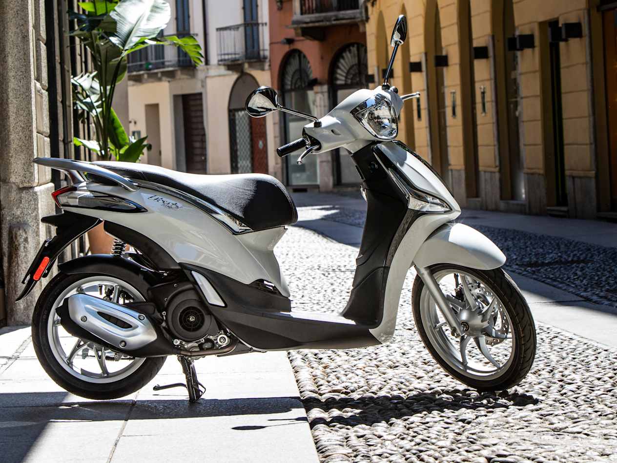 Piaggio Liberty 125 profil droit statique