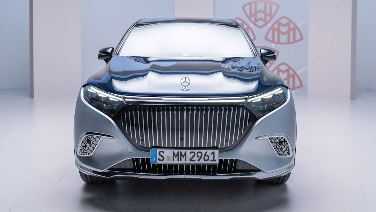 Mercedes-Maybach EQS SUV 2023 : face avant