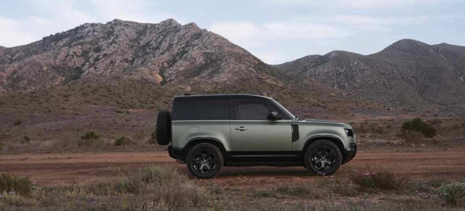Land Rover Defender 
