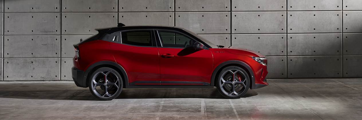 Alfa Romeo Milano profil
