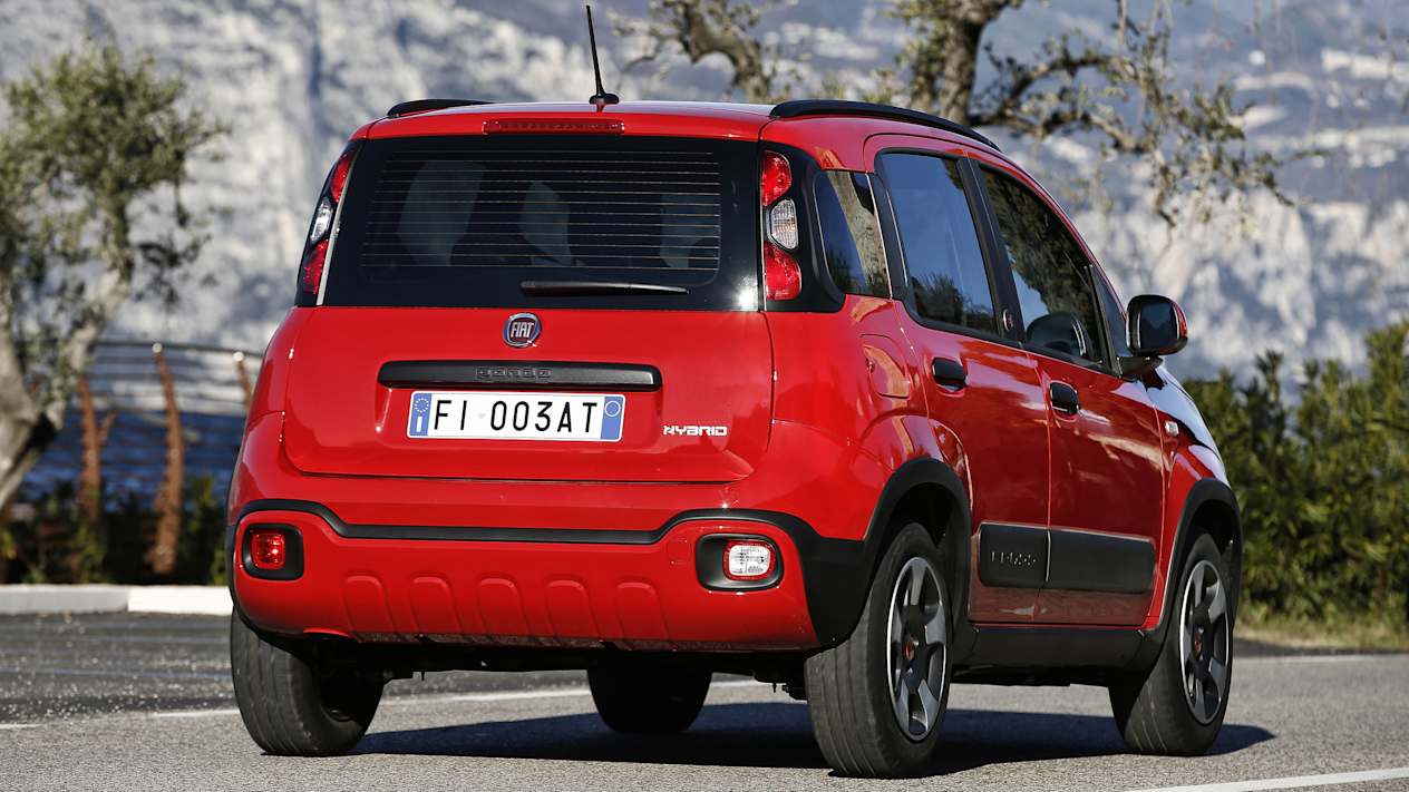 Fiat Panda Hybrid RED : trois quarts arrière