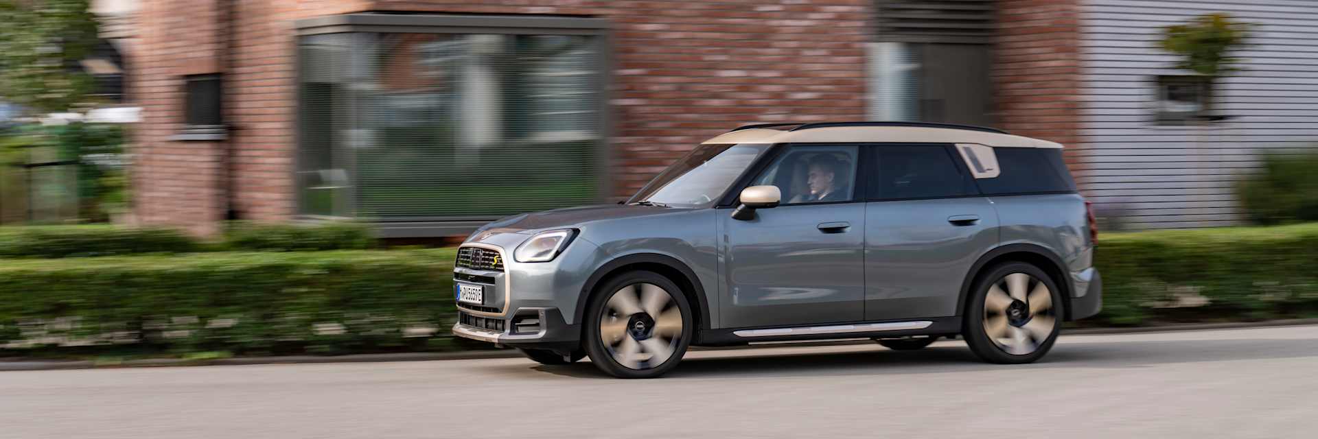 سيارة MINI COUNTRYMAN الجديدة.