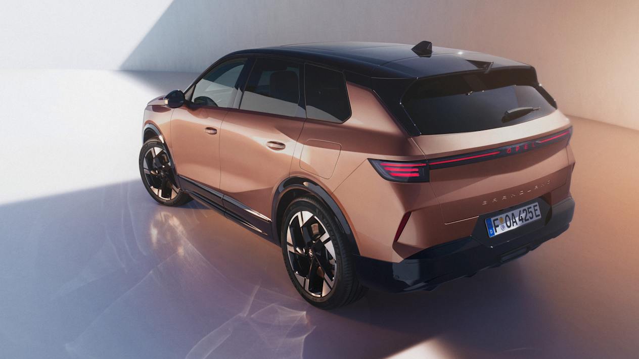 Opel Grandland 2024 : trois quarts arrière gauche statique