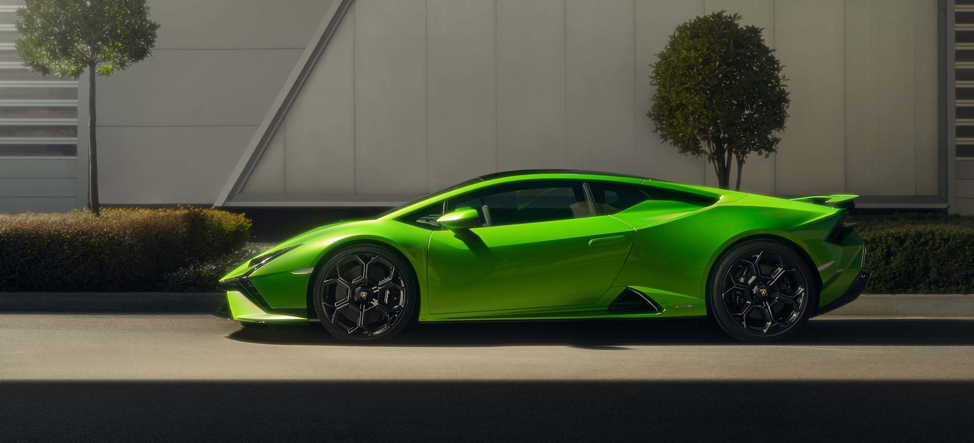 An exclusive programme offering complete confidence when purchasing a pre-owned Lamborghini.