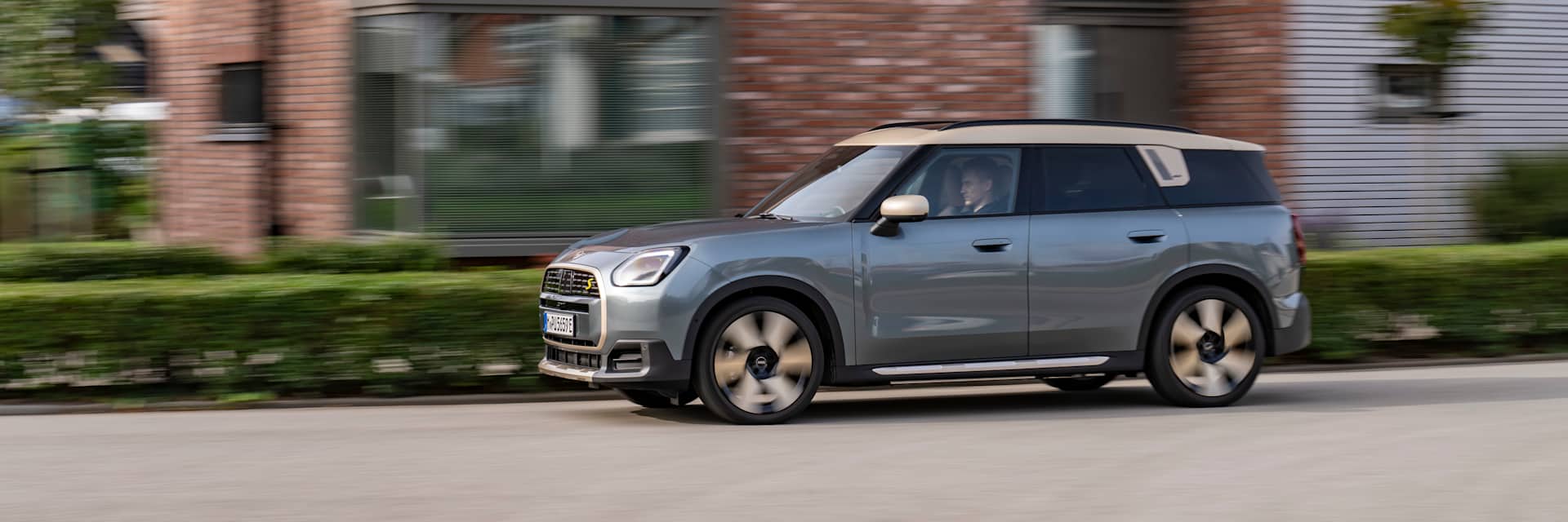 THE NEW MINI COUNTRYMAN.