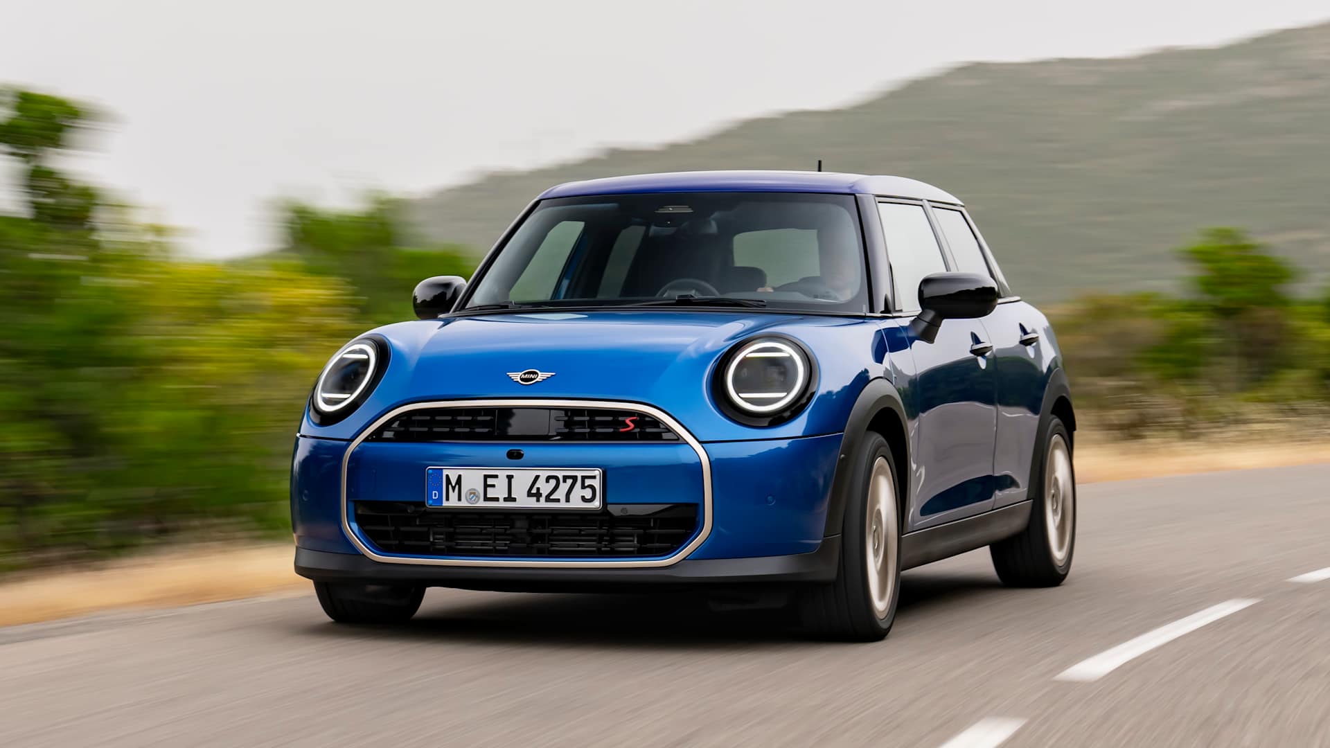 THE NEW MINI COOPER 5 - DOOR