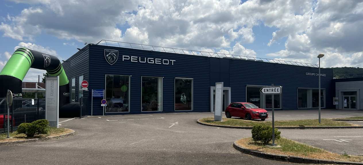 Concession Peugeot Vesoul extérieur 2023