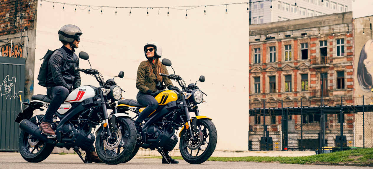 Yamaha XSR125 2023 Heritage White et Impact Yellow