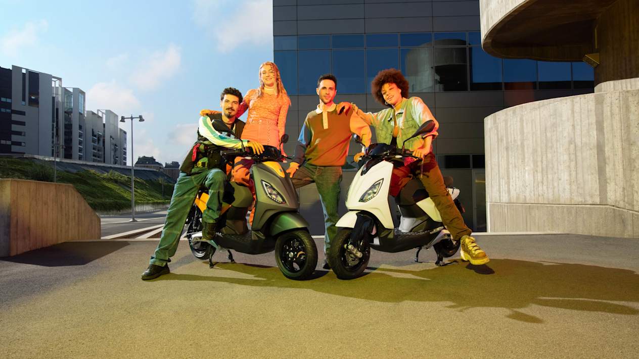 Piaggio 1 avec adolescents