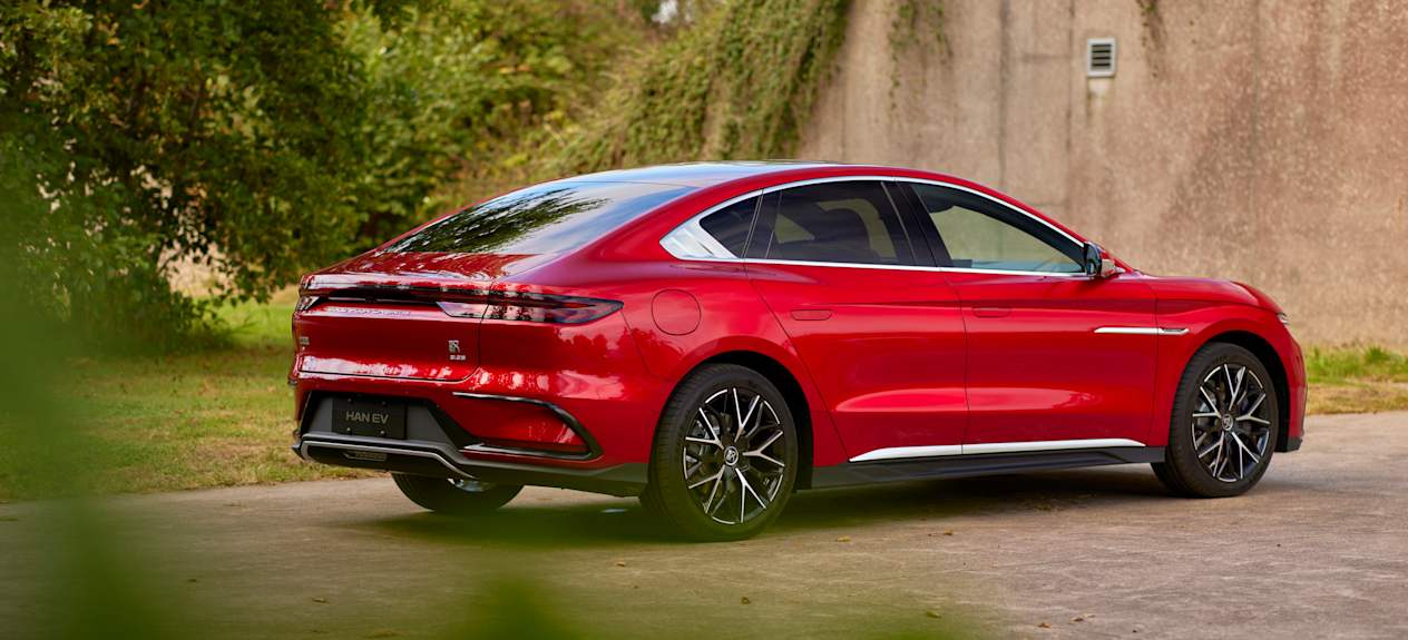 BYD Han : trois quarts arrière droit statique