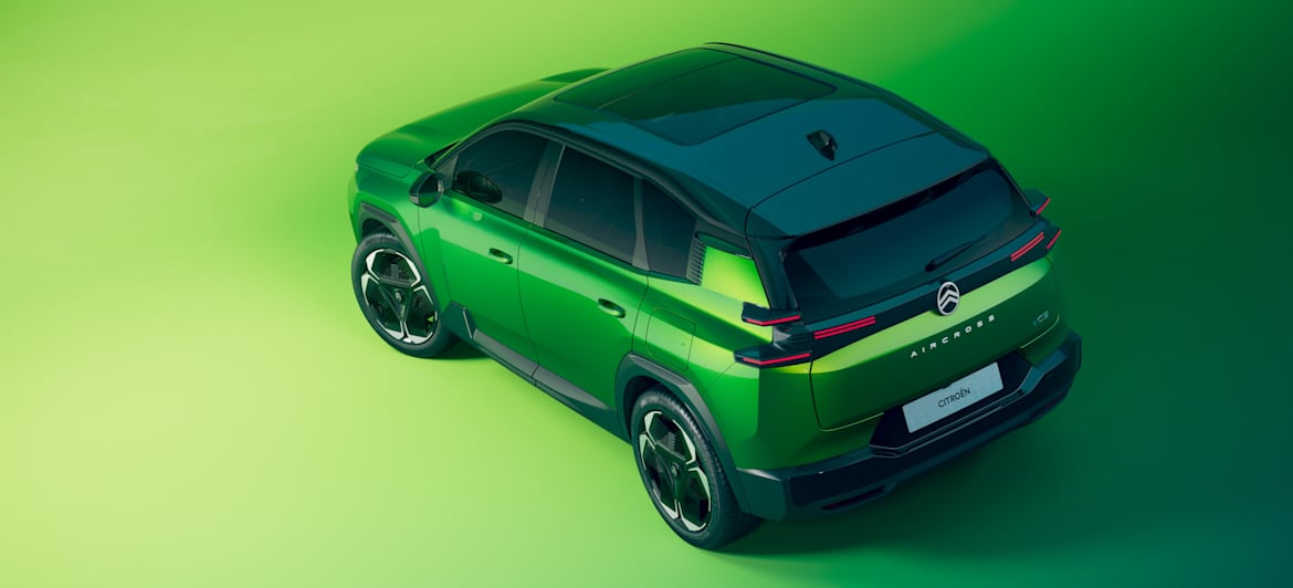 Citroën C5 Aircross 2025 : trois quarts arrière gauche statique en vue plongeante