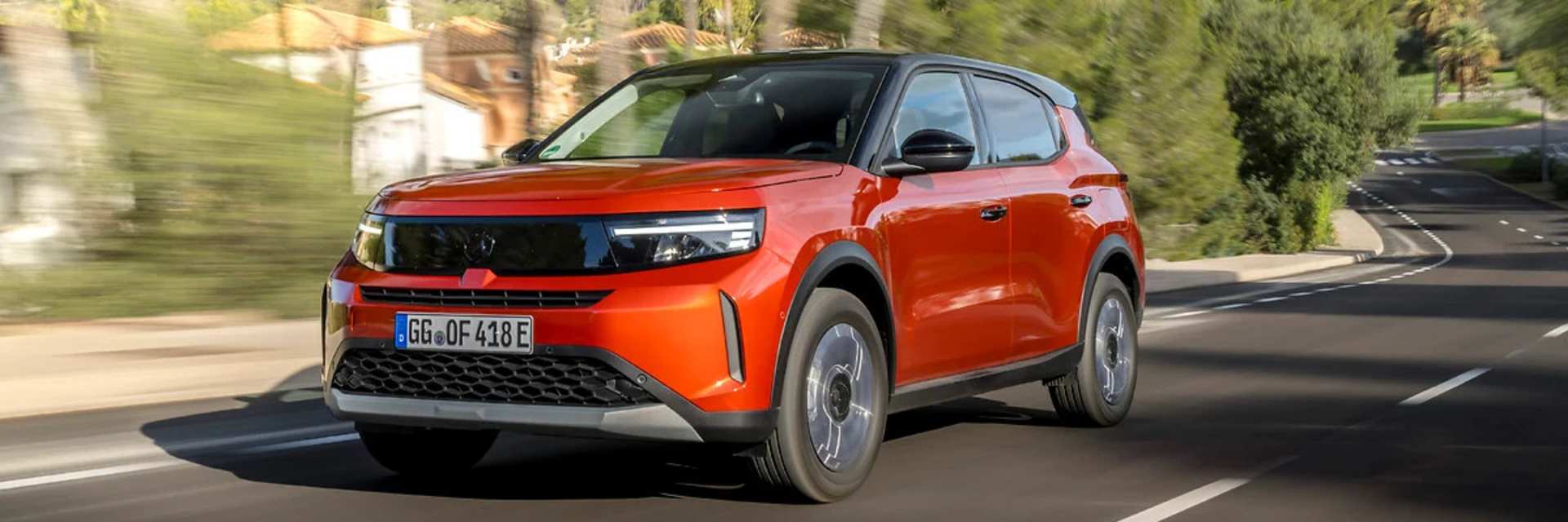 Vauxhall Frontera driving on open road