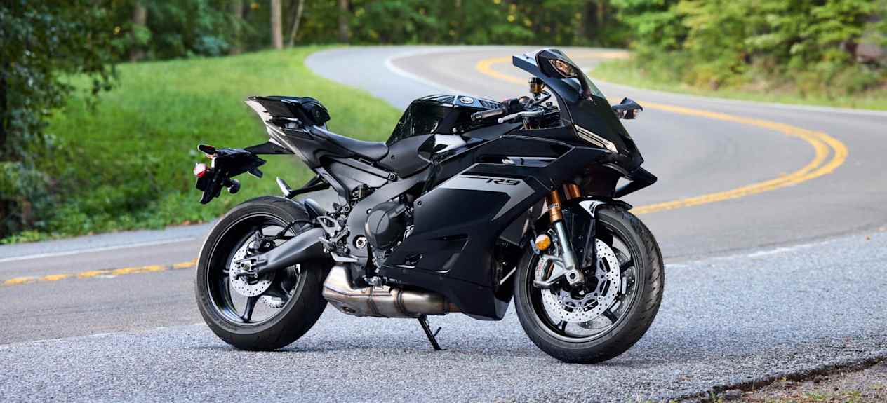 Yamaha R9 2025 : virage route