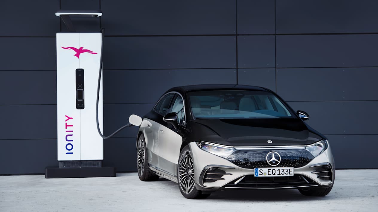 Nouvelle Mercedes EQS recharge sur borne Ionity