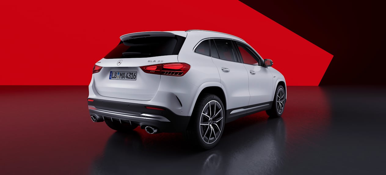 Mercedes GLA 35 AMG 2023 : trois quarts arrière droit