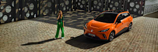 mg4 ev outdoor roof shot