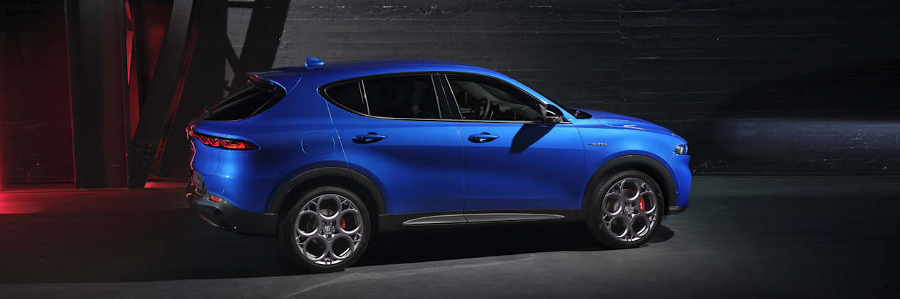Alfa Romeo Tonale 2022 : Porfil de trois quart arrière droit