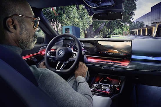 BMW i5 Touring interior with BMW Curved Display