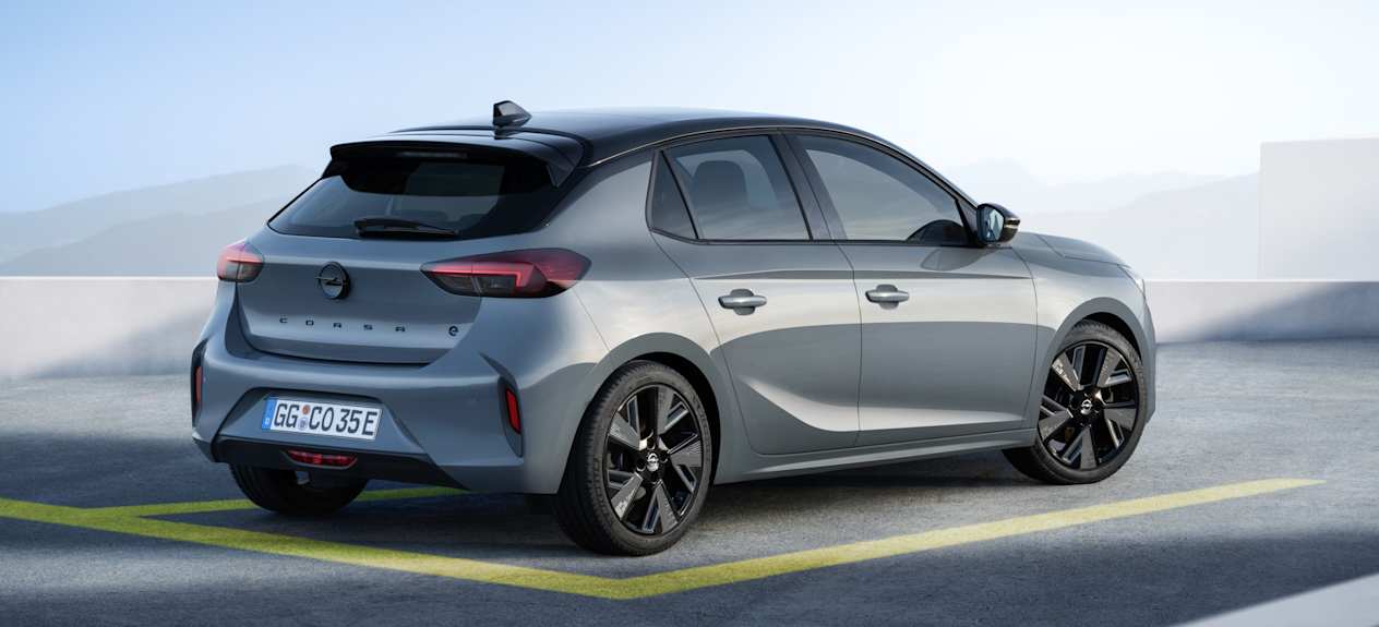 Opel Corsa 2023 : trois quarts arrière droit statique