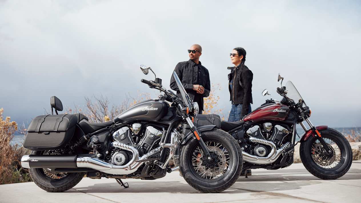 Indian Super Scout 2025 : Black Smoke et Maroon Metallic