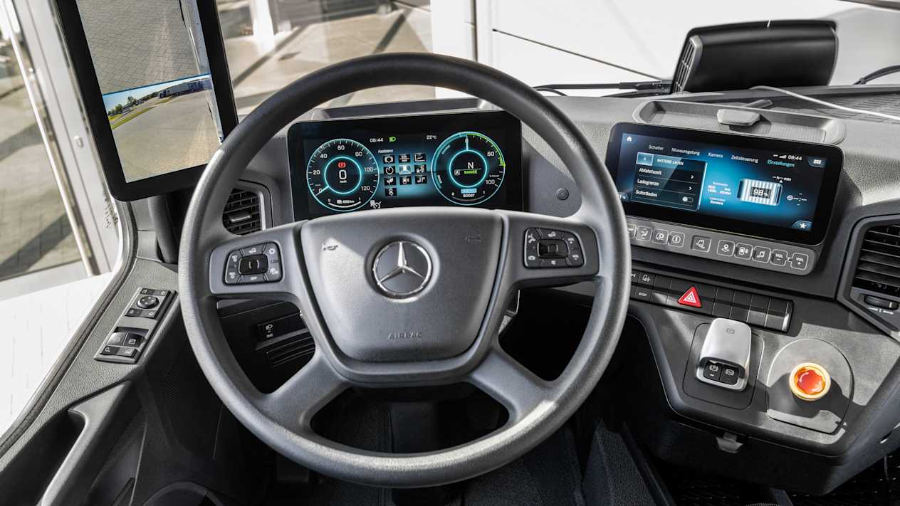 Mercedes-Benz eActros compteurs et écran tactile