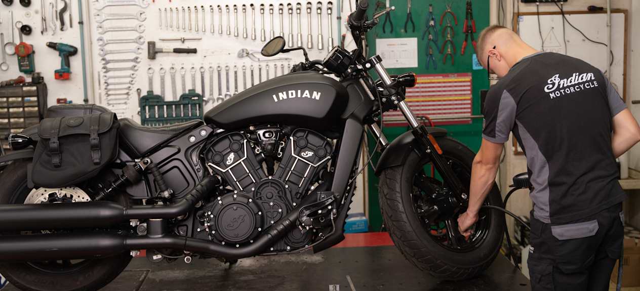 Entretien moto Indian pneu