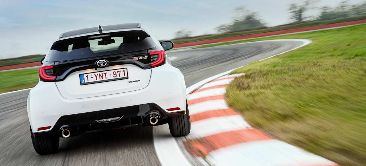 Toyota GR Yaris 2020 : face arrière sur circuit