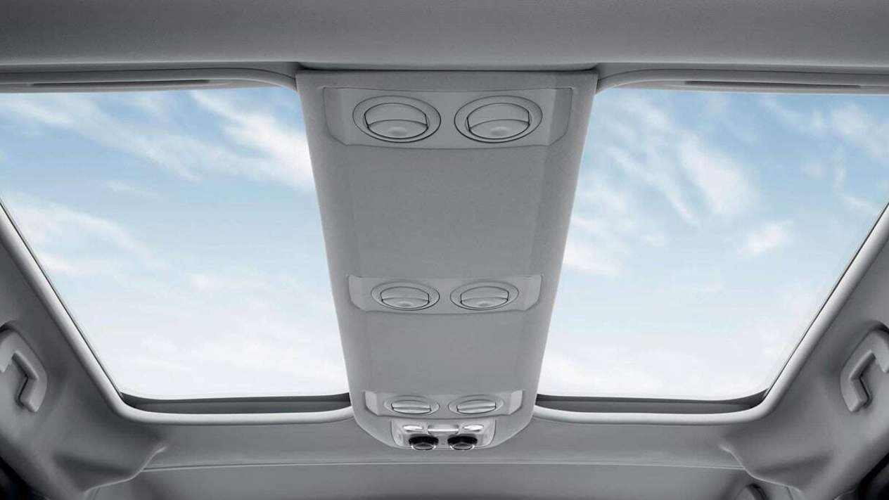 Peugeot e-Traveller : toit vitré