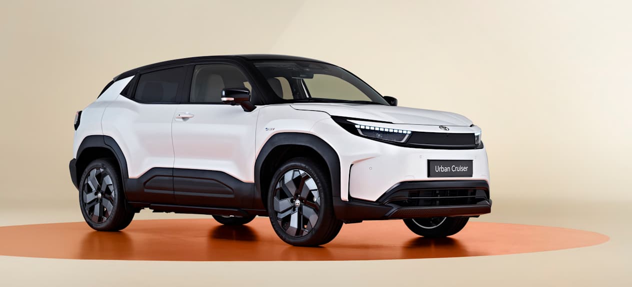 Toyota Urban Cruiser 2025 : trois quarts avant droit statique
