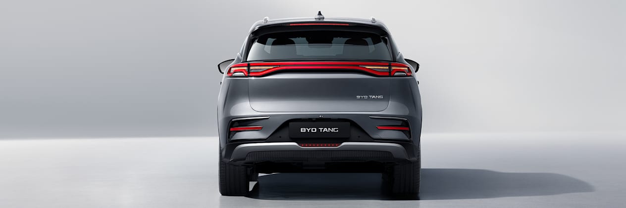 BYD Tang 2024 : face arrière statique