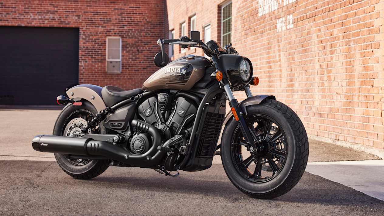 Indian Scout Bobber Limited + Tech 2025 : Nara Bronze Metallic trois quarts avant droit statique