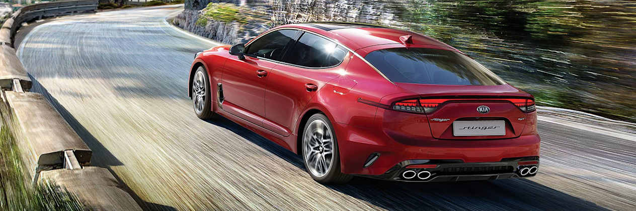 Kia Stinger 2021 : Trois quart arrière