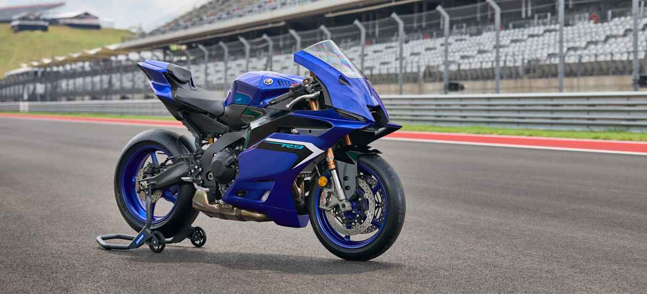 Yamaha R9 2025 : bequille sur circuit