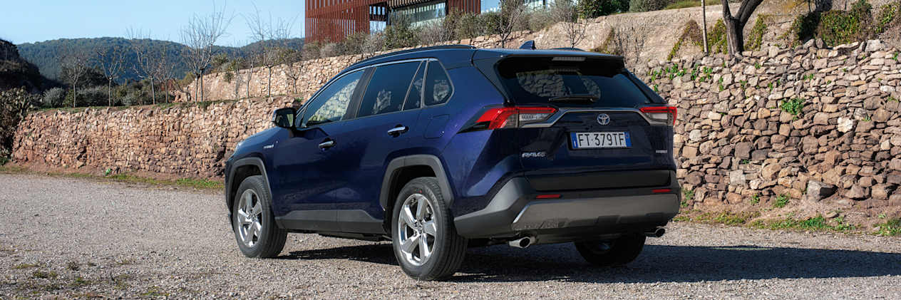 Toyota RAV4 vue trois quart arrière