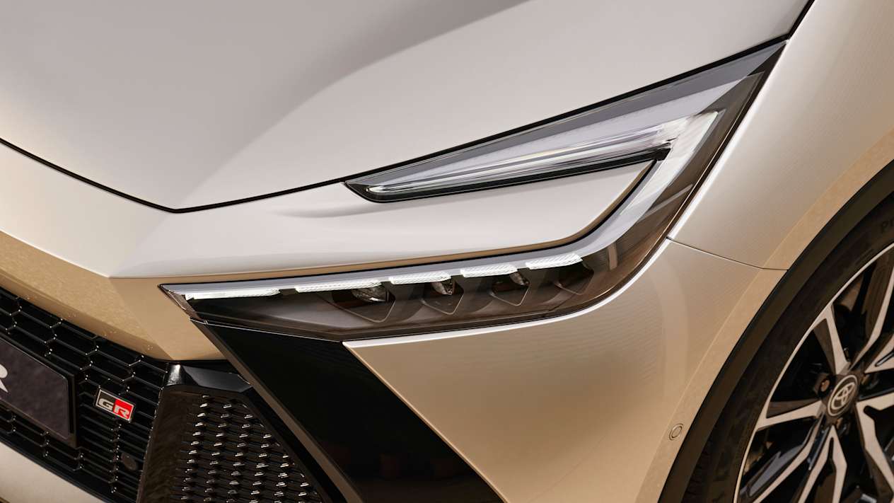 Toyota CHR 2023 : détail phare avant