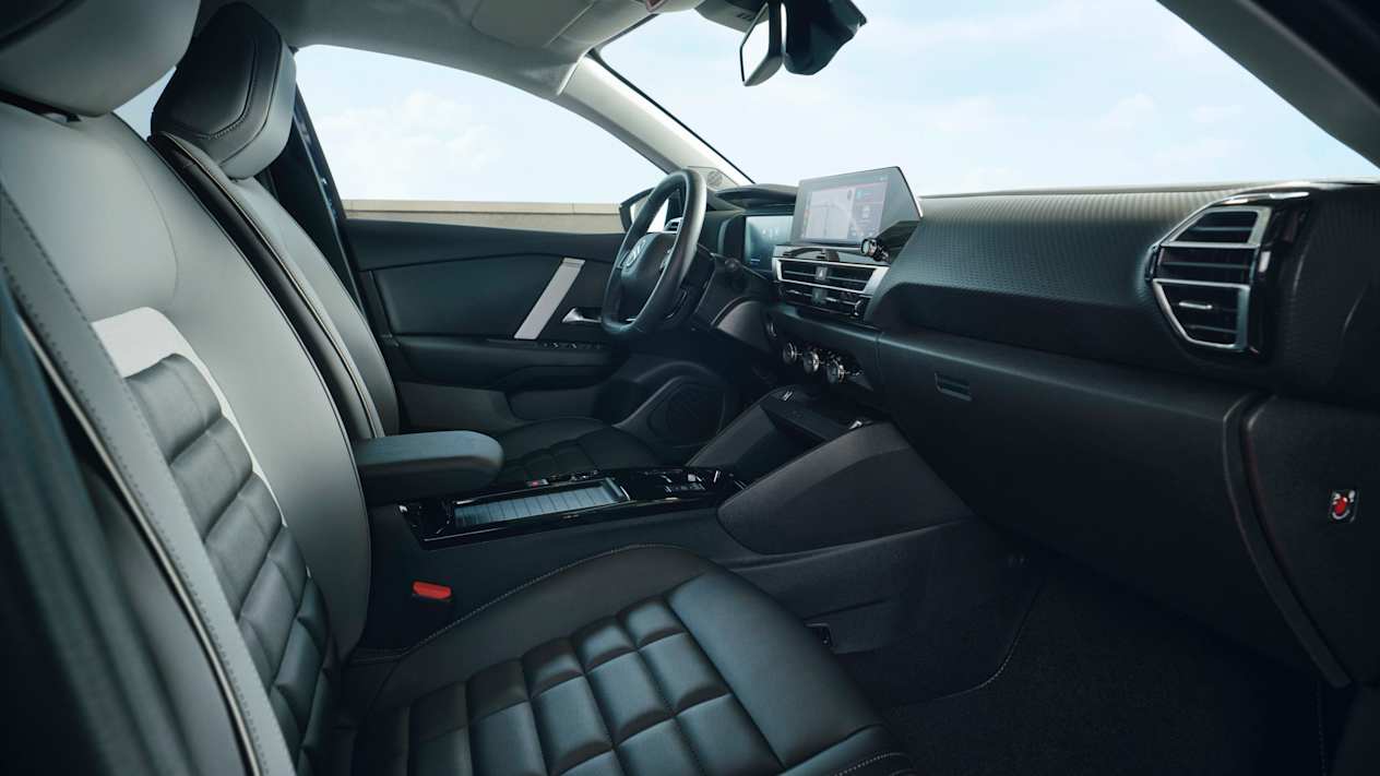 Citroën C4 2025 : intérieur vu du siège passager avant