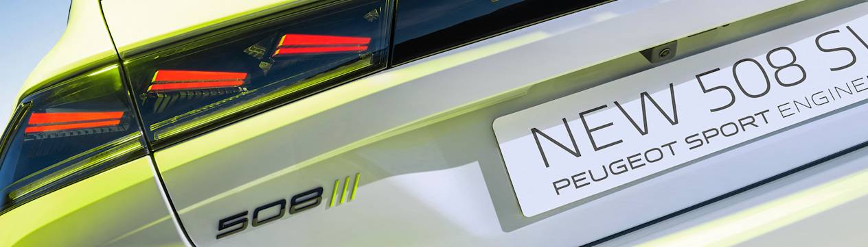Peugeot 508 SW PSE 2023 : détail du feu arrière