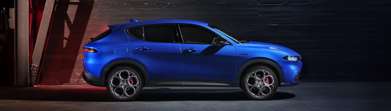 Alfa Romeo Tonale 2022 : Profil dans un hangar
